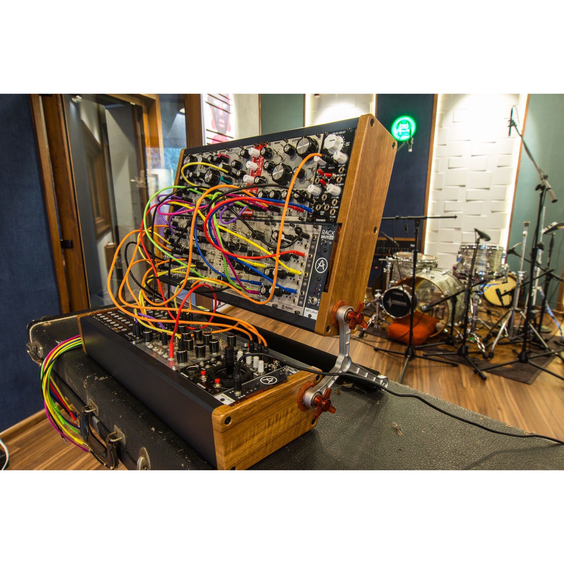 RackBrute 6U by Arturia | Portable, Link-enabled Eurorack modular case, connect up to 32 modules