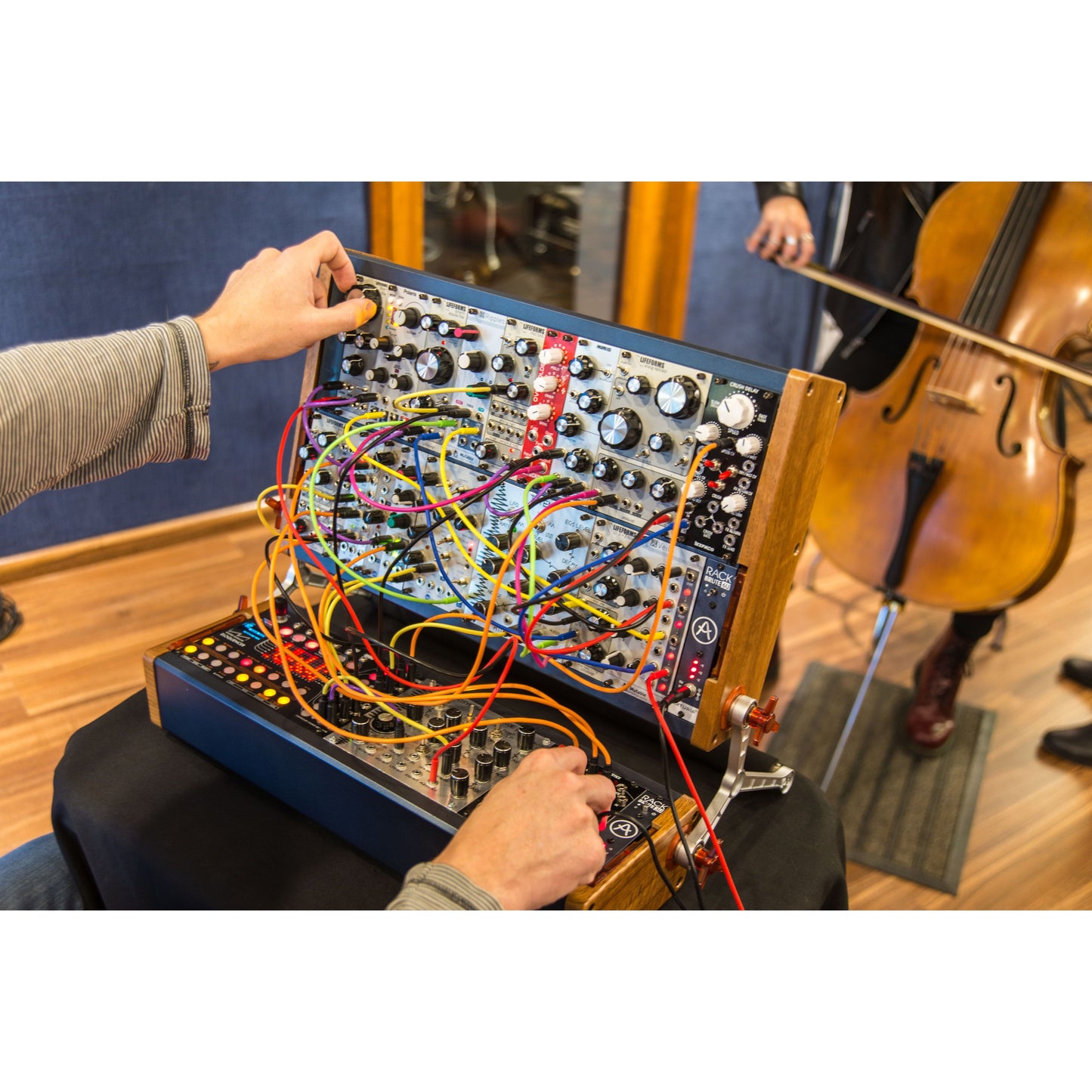 RackBrute 6U by Arturia | Portable, Link-enabled Eurorack modular case, connect up to 32 modules
