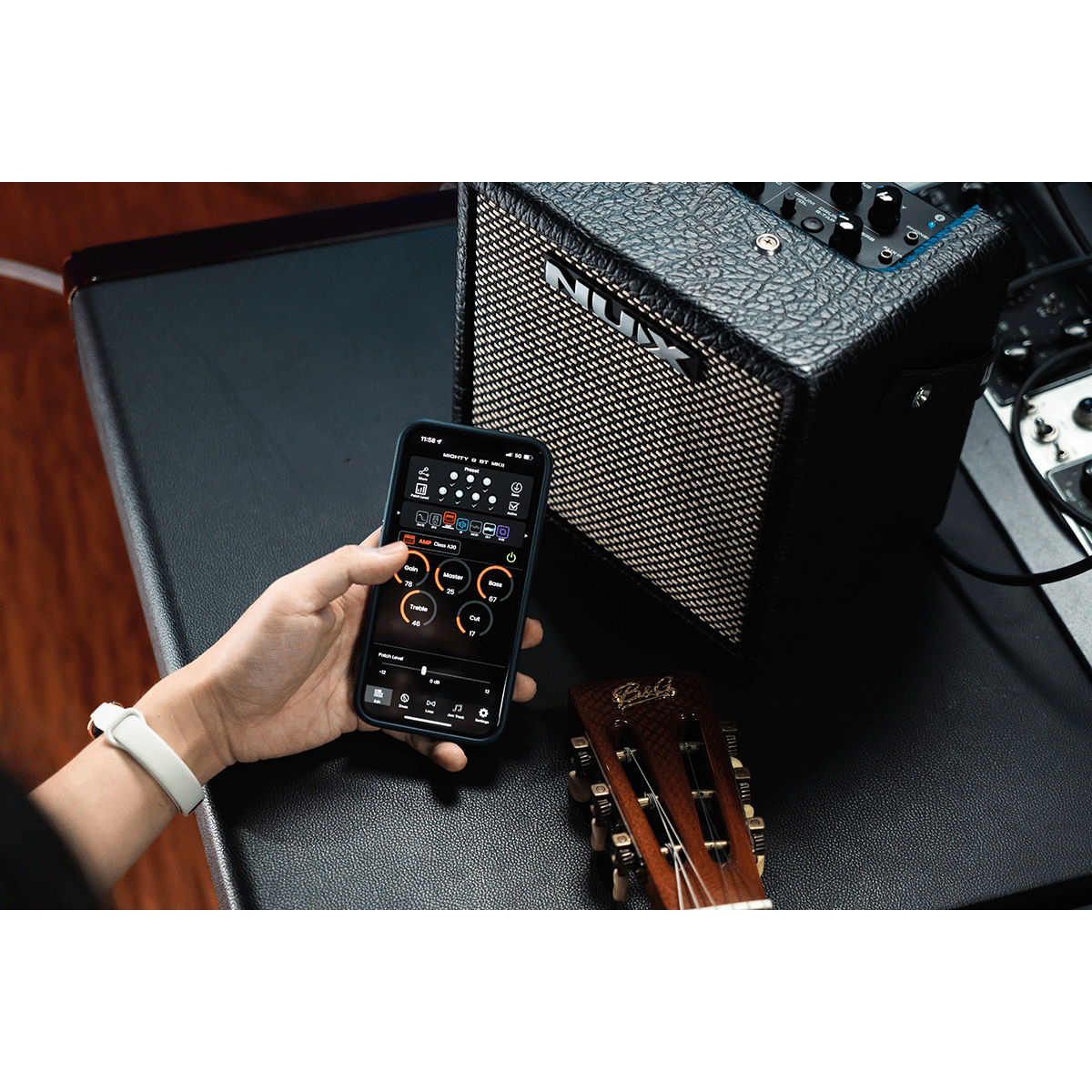 NUX Mighty 8 BT MK2 | Portable 8 Watt Guitar Amplifier with Bluetooth | 12V or 8 AA Batteries