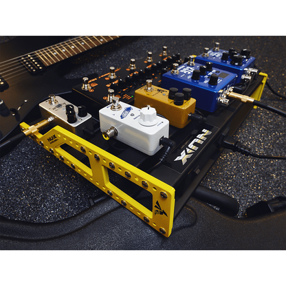 Bumblebee Pedal Board with Carry Bag by NUX | Lightweight | Large | MNU NPB-L
