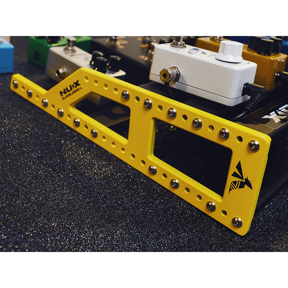 Bumblebee Pedal Board with Carry Bag by NUX | Lightweight | Large | MNU NPB-L