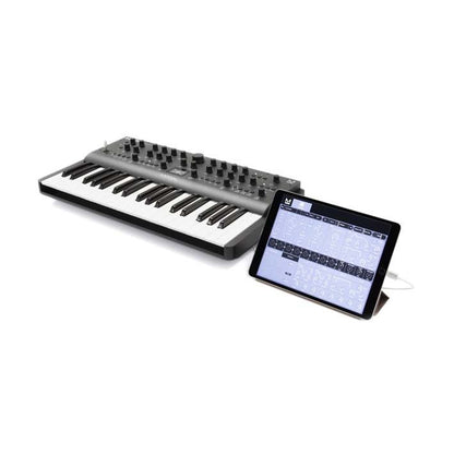ARGON8 by Modal Electronics | 8-Voice Wavetable Synthesiser with 37 keys and included software