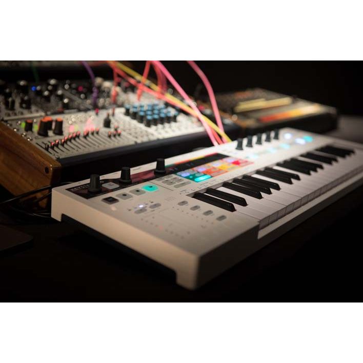 KeyStep Pro by Arturia | Hardware keyboard with advanced sequencer and arpeggiator, with included software